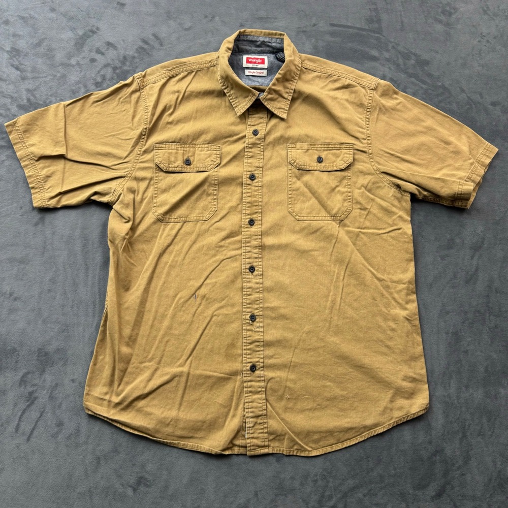 Wrangler Mens Flex for Comfort Short Sleeve Button Down Shirt Tan Khaki L